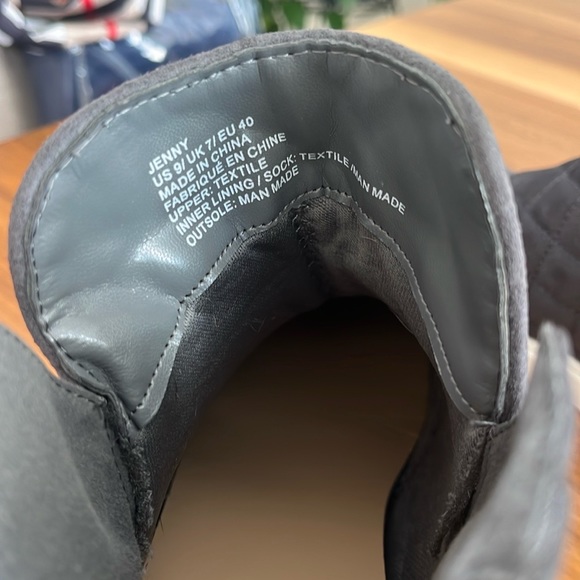 Jenny Quilted Hidden Wedge Sneaker
Excellent condition - Picture 6 of 9